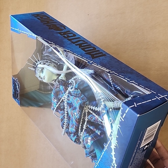 Frankie Stein Stitched In Style Barbie Doll Mattel NIB NRFB NWT - Picture 15 of 15